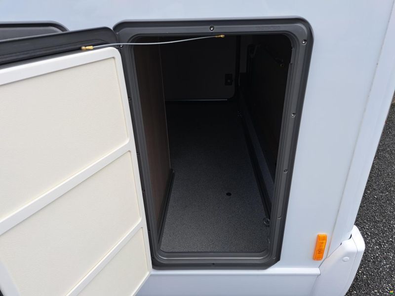 Bürstner Lineo T 700