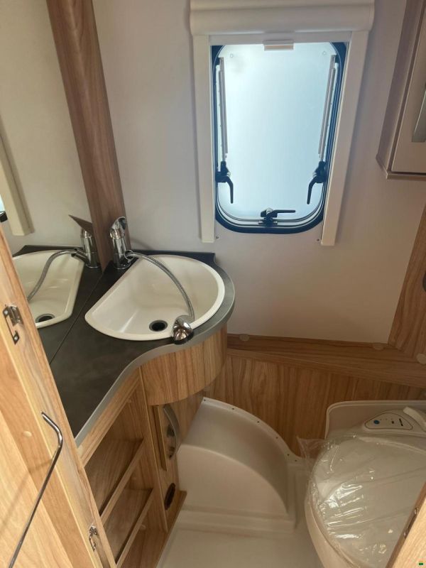 Eriba Nova Light ENL470