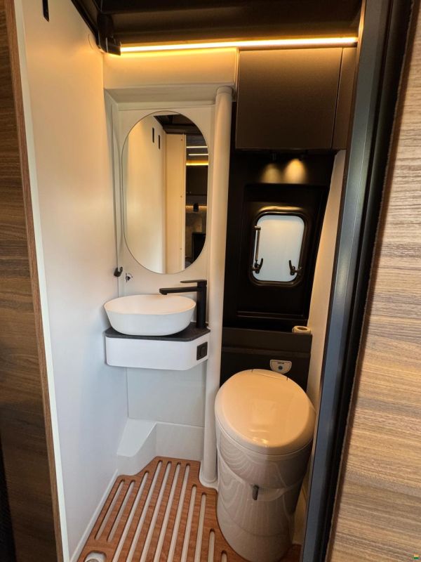 Adria Supertwin MB 600 SPB 4x4