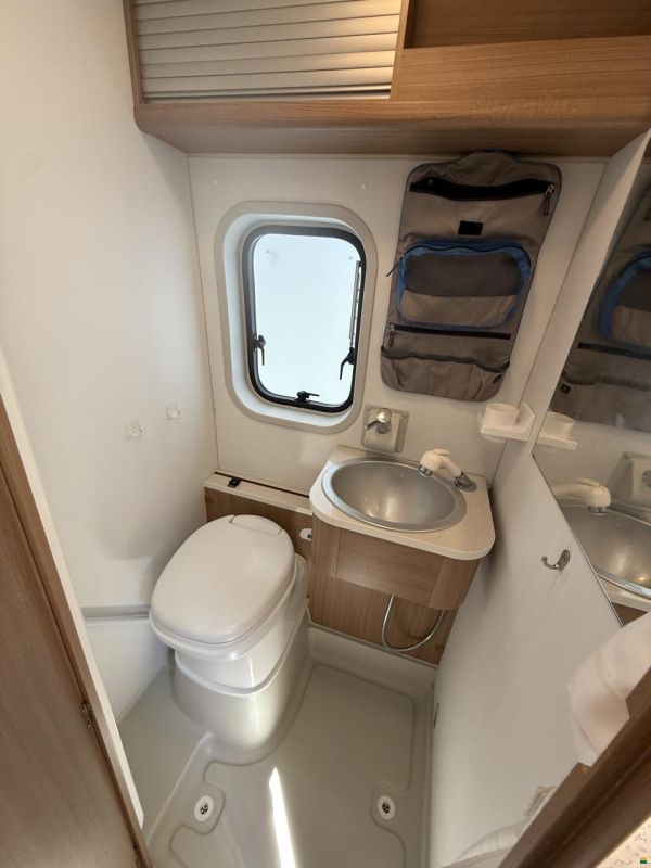 Adria Flexo SLX - Längsbetten