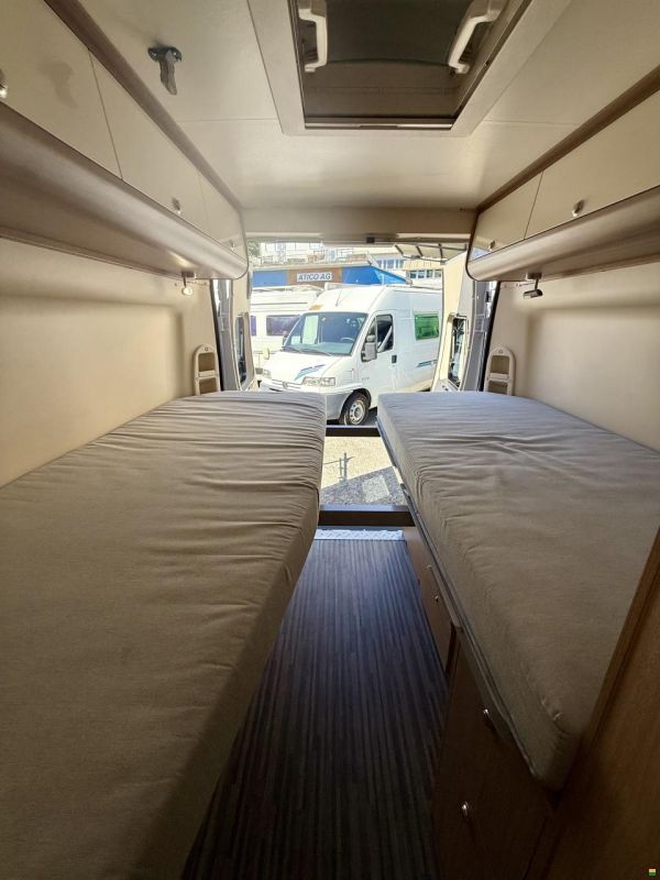 Adria Flexo SLX - Längsbetten