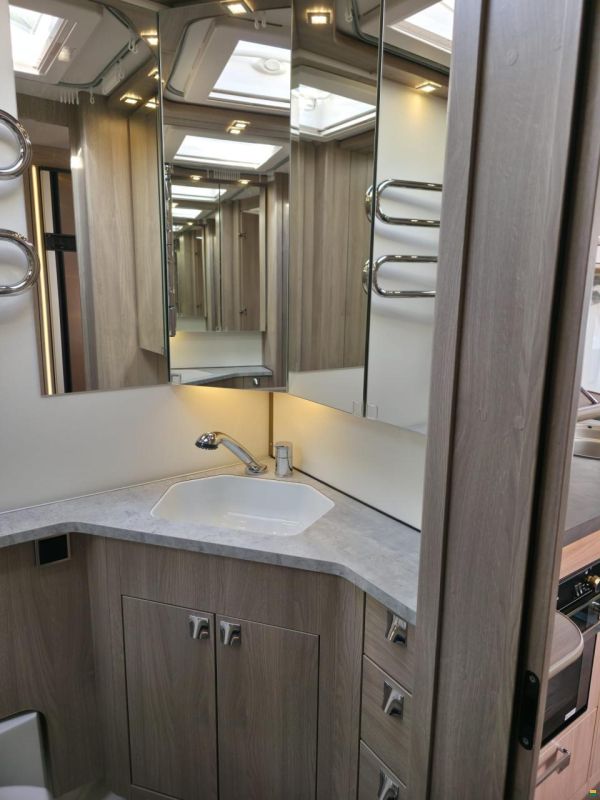 Kabe Royal 560 GLE B2