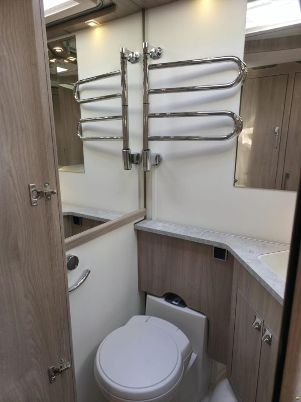 Kabe Royal 560 GLE B2