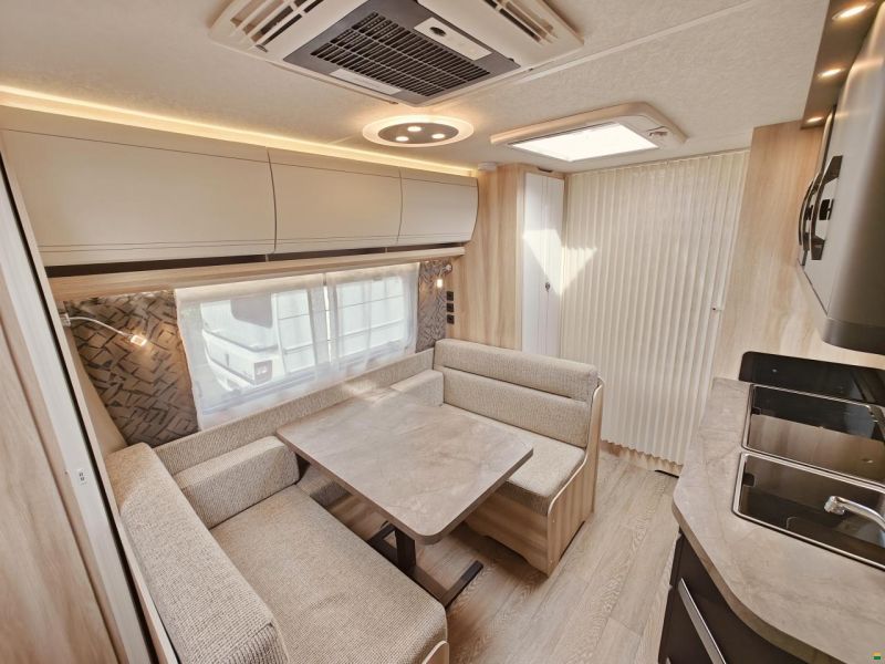 Hobby 24EG/540 KMFe De Luxe -Etagenbett