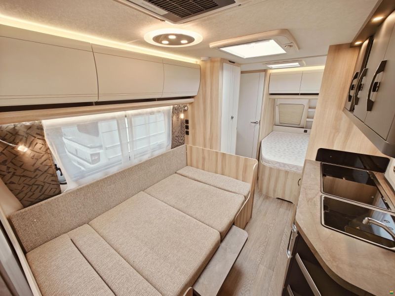 Hobby 24EG/540 KMFe De Luxe -Etagenbett