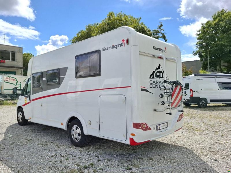 Sunlight T69S mit Queensbett