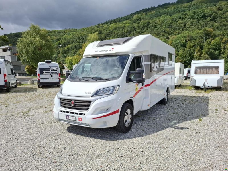 Sunlight T69S mit Queensbett