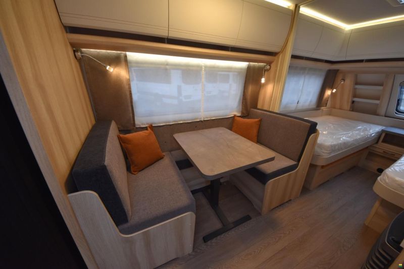 Hobby 460 SL De Luxe