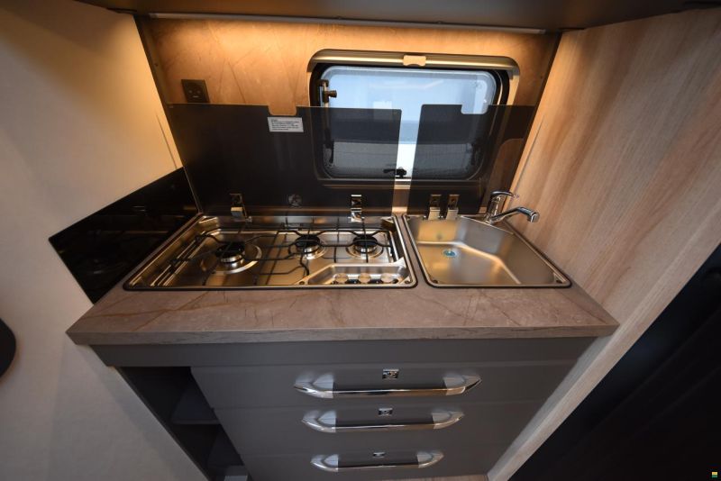 Hobby 460 SL De Luxe