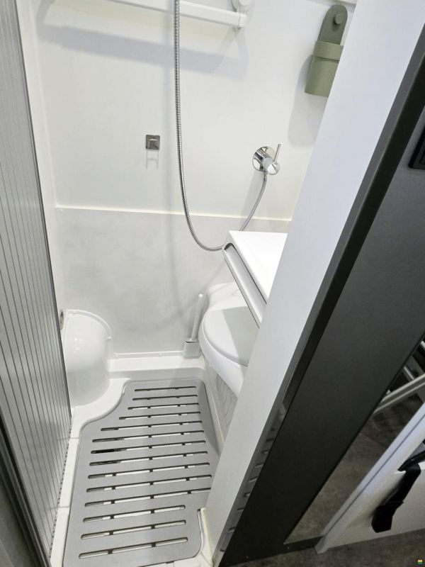 Pilote V 540 G Premium 2.2 MJ3 140