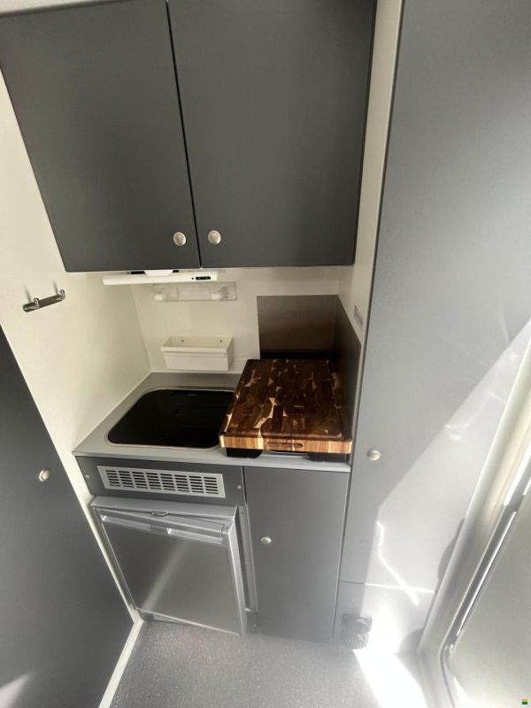 Sonstige Sports Caravan 5000