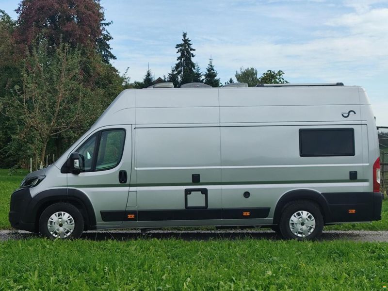 Megamobil Mega Lounge 640 Peugeot 180 PS