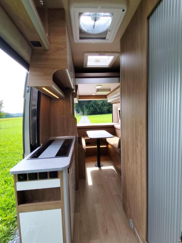 Megamobil Mega Lounge 640 Peugeot 180 PS