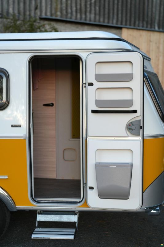 Eriba Touring 430 gelb