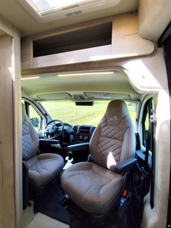 Megamobil Mega Classic 600 Twin Peugeot 180 PS