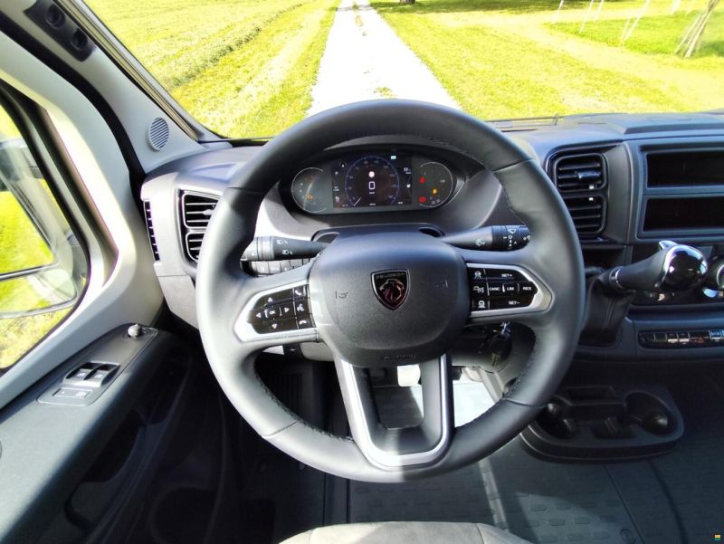 Megamobil Mega Classic 600 Twin Peugeot 180 PS