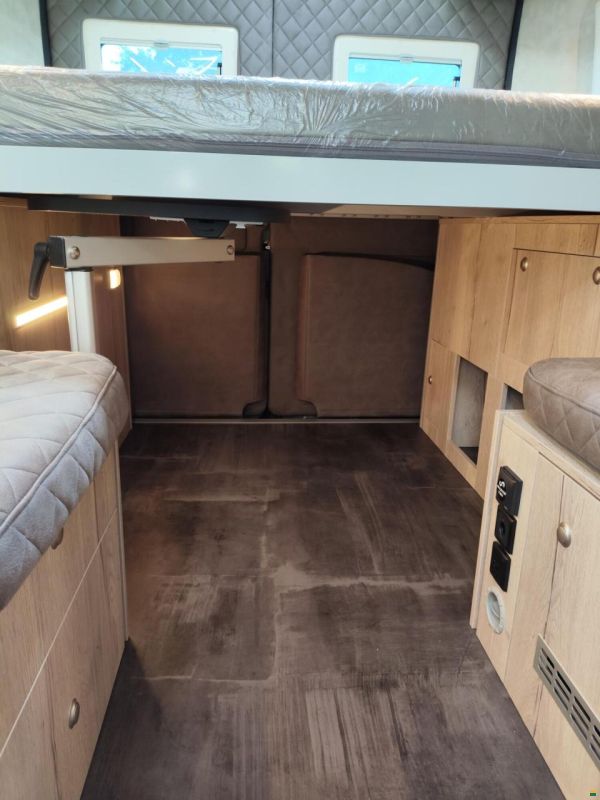 Megamobil Mega Classic 600 Twin Peugeot 180 PS