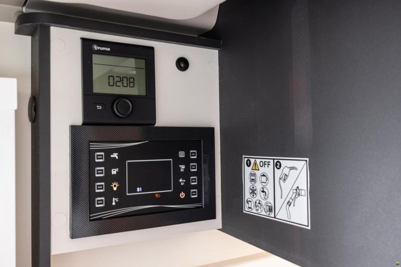 Elnagh Baron Compact 539 Ford 165 PS