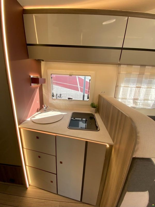 Roller Team Kronos 290 M, Ford 2.0TDCi 165PS Automat