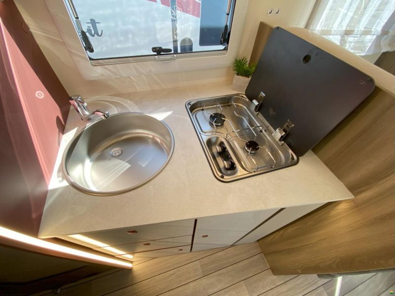 Roller Team Kronos 290 M, Ford 2.0TDCi 165PS Automat