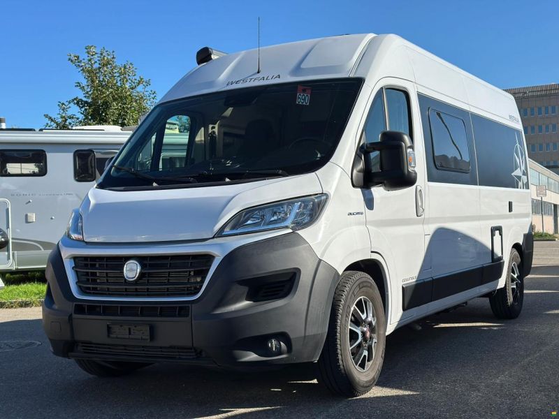 Pilote P696 D