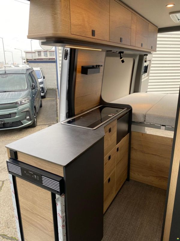 Clever Vans Aventuro 600 Mercedes 190 PS