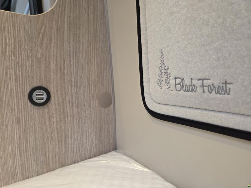 Bürstner Campeo C 540 Black Forest