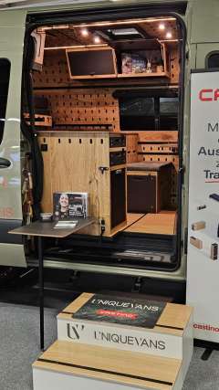 Mercedes Benz Sprinter 907 4x4 319 Fourgon aménagé