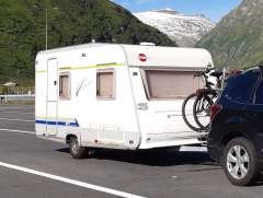 B&uuml;rstner 4028 (400 TS) Caravane