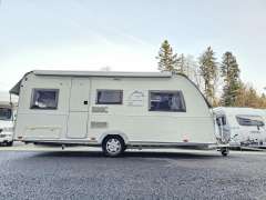 B&uuml;rstner Flipper 480tk mit Kaj&uuml;ttenbett! Wohnwagen