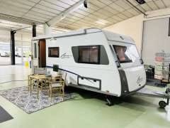 B&uuml;rstner Averso 450 TS Caravane