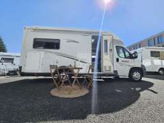 Pilote R&eacute;f&eacute;rence P690 mit Queensbett! Profilé