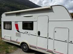 B&uuml;rstner Premio Plus 440 TK Caravane