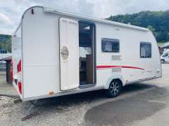 B&uuml;rstner Premio 480 TK Caravane