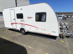 B&uuml;rstner Premio 480 TK Caravane
