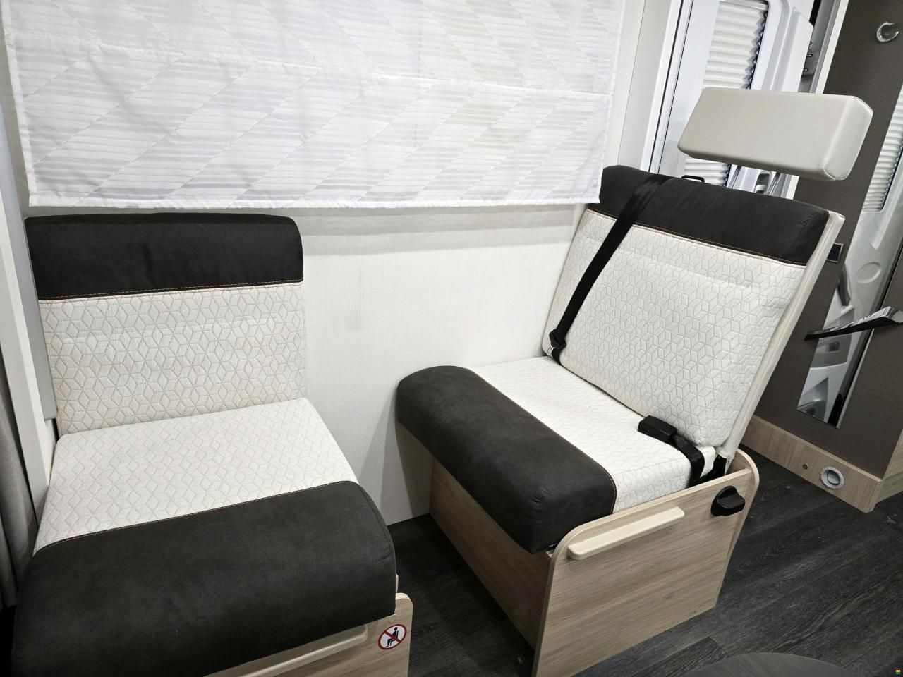 Challenger 260 GRAPHITE EDITION VIP 9-G-AUTOMAT 2.3