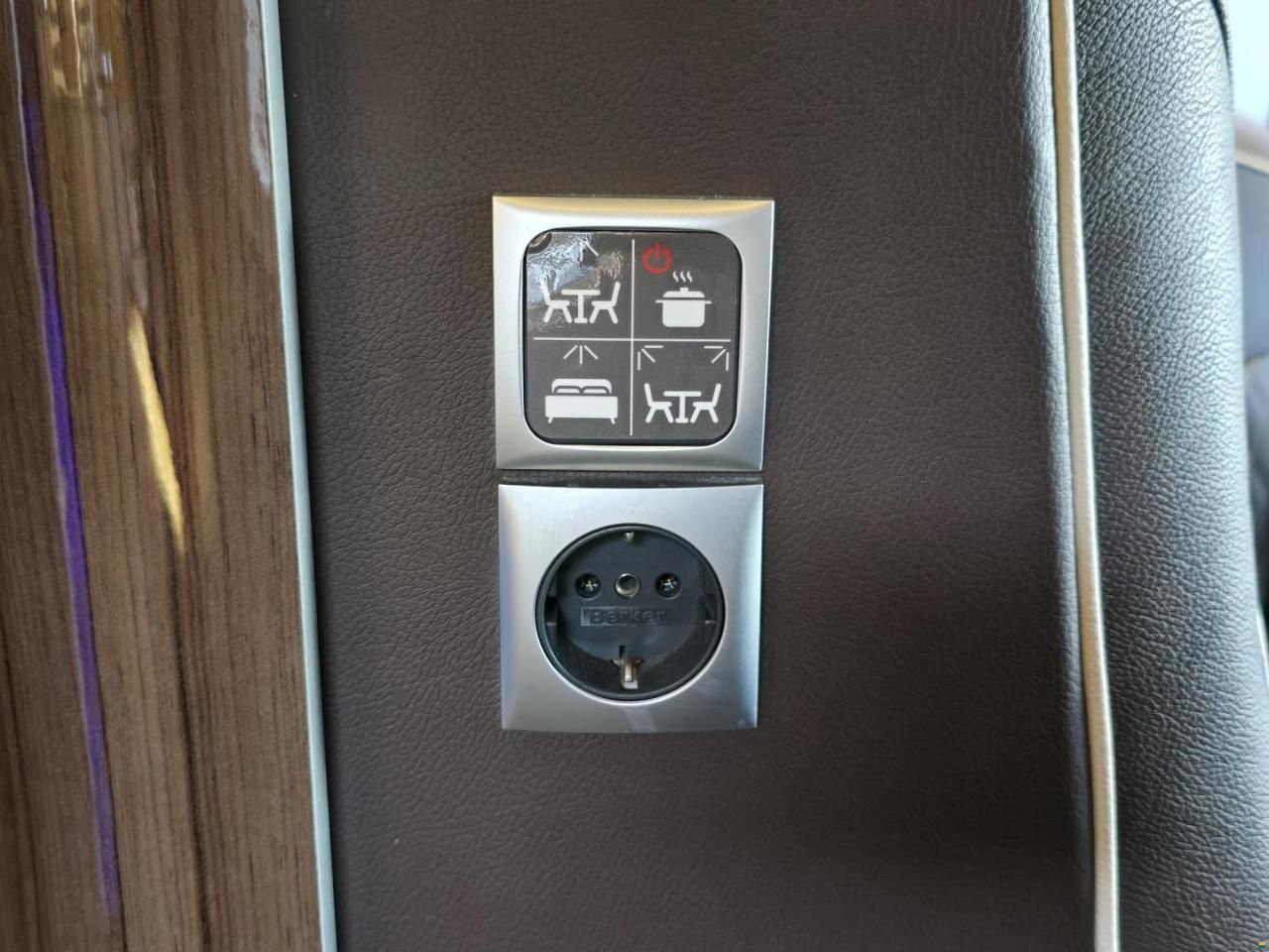 Knaus SUN I 9000 LEG