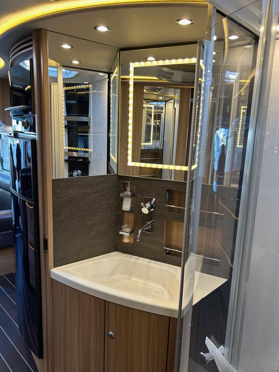 Knaus SUN I 9000 LEG