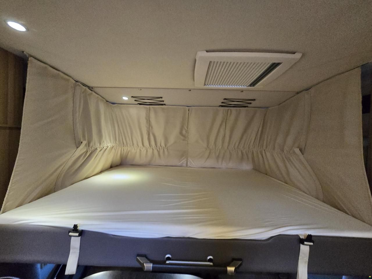 Knaus SUN I 9000 LEG