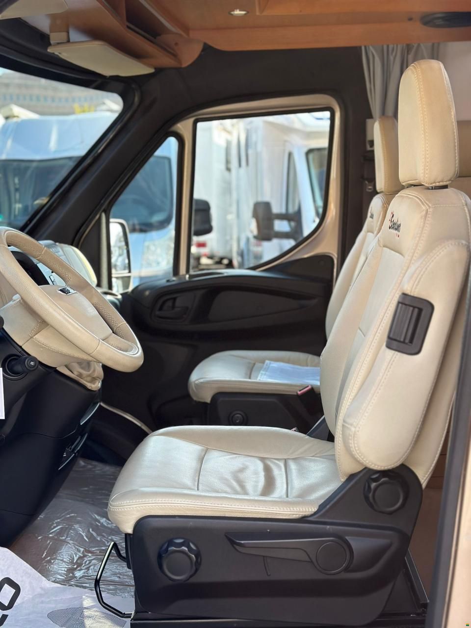 Iveco STARLINER by Maurer Wohnmobile Schweizer