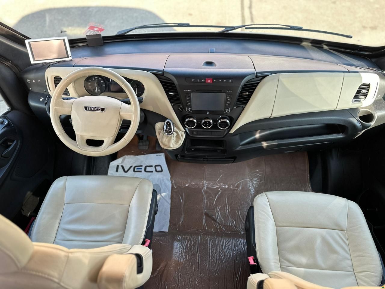 Iveco STARLINER by Maurer Wohnmobile Schweizer