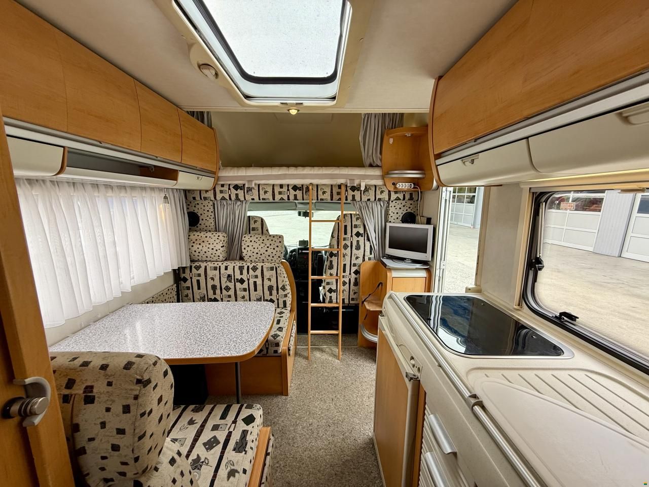 Hymer Camp 600 - FamilyTravel