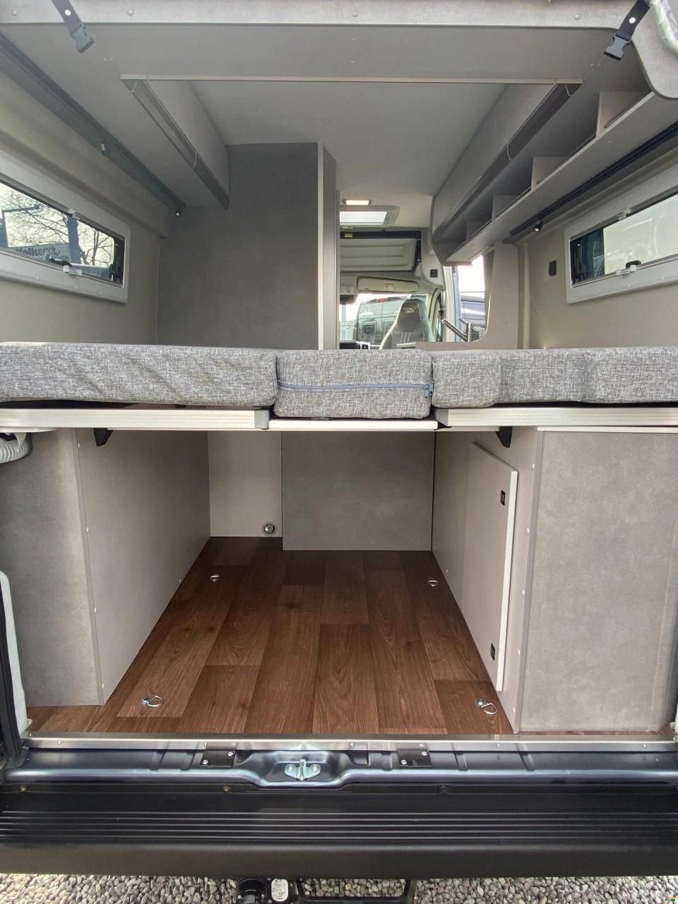 Pössl Summit 600 L Shine *Längsbetten*