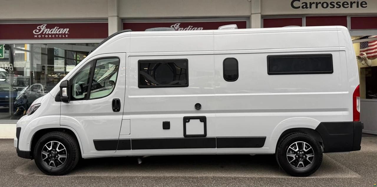 Pössl Summit 600 L Shine *Längsbetten*