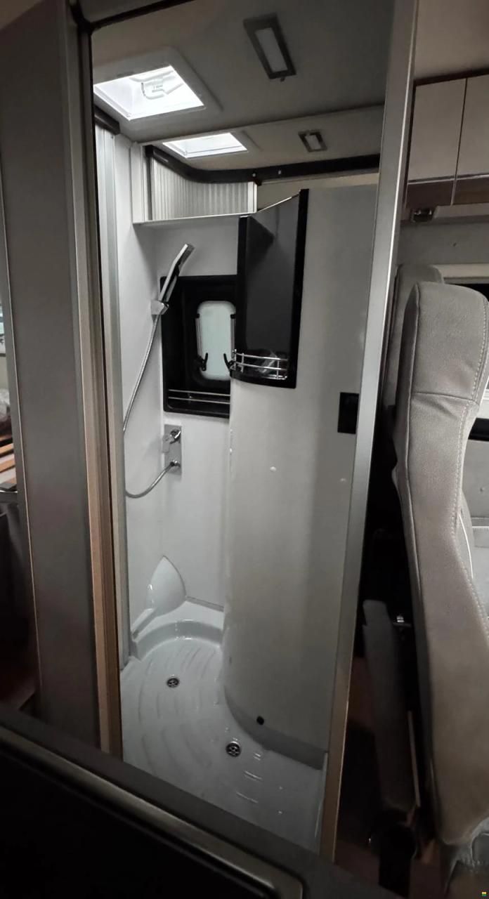 Pössl Summit 600 L Shine *Längsbetten*