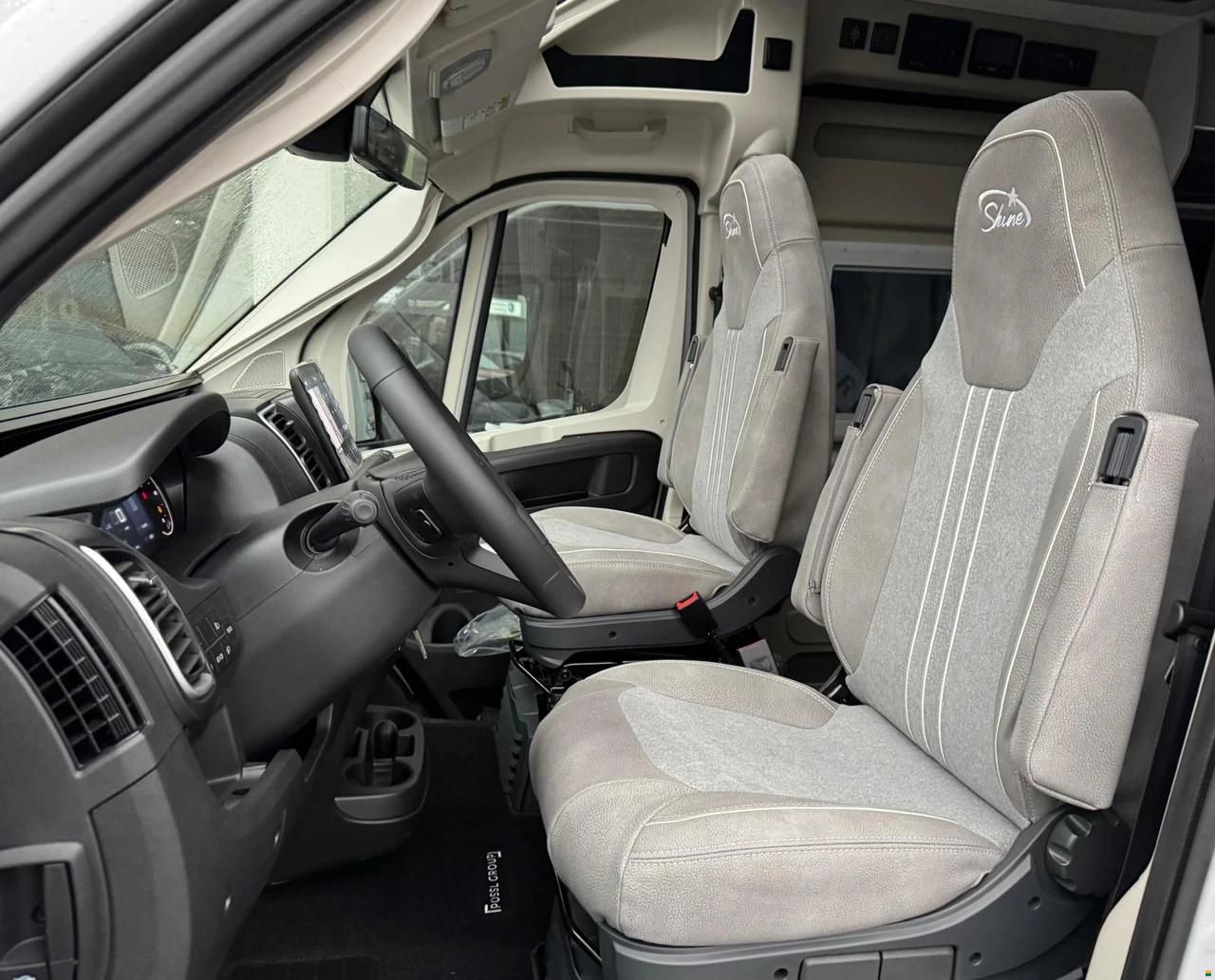 Pössl Summit 600 L Shine *Längsbetten*