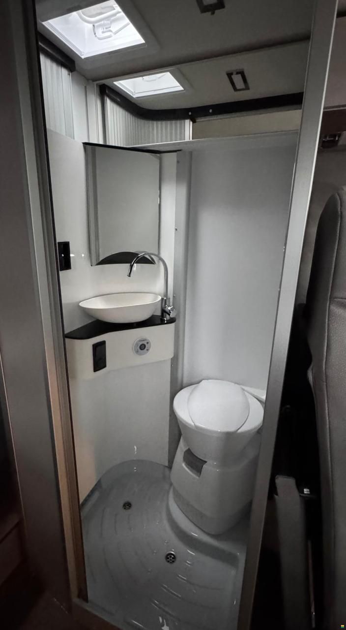 Pössl Summit 600 L Shine *Längsbetten*