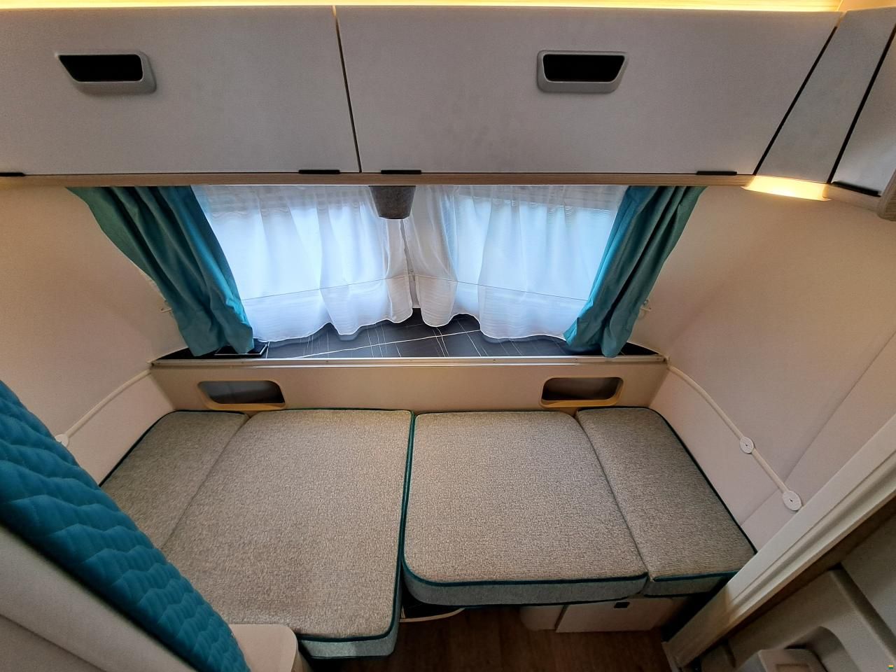 Eriba Touring 542  Harbour Blue