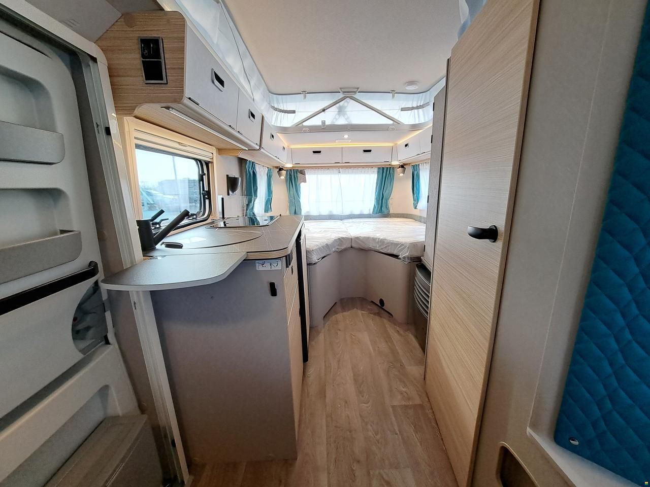 Eriba Touring 542  Harbour Blue