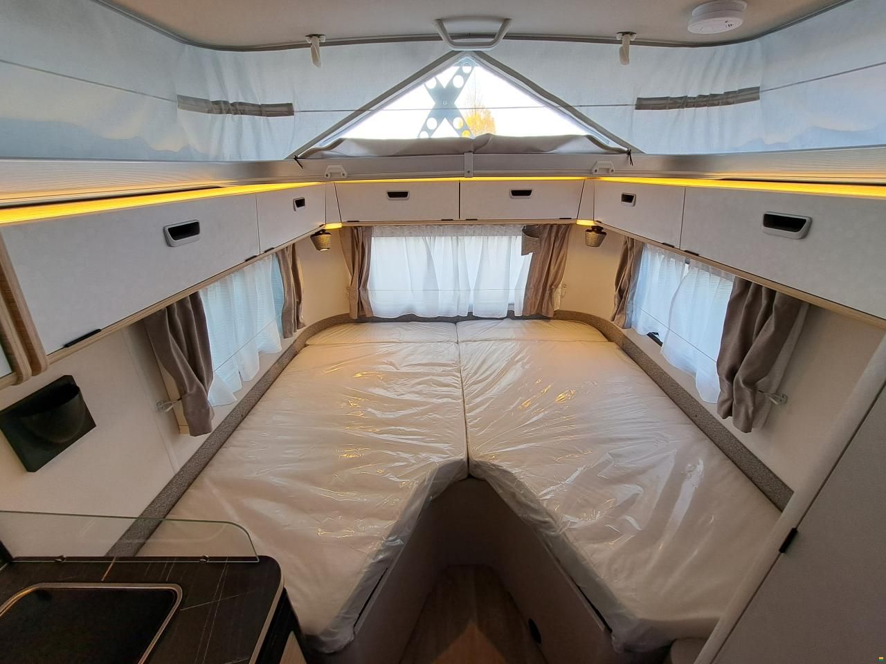 Eriba Touring 542 Nugget Gold